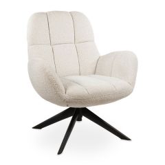 Draaifauteuil Elvis in crème bouclé stof, volledige weergave met comfortabele rugleuning en zwarte draaibare poten.