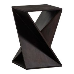 WOOOD bijzettafel Ikem in donkerbruin acaciahout, met unieke geometrische vorm.